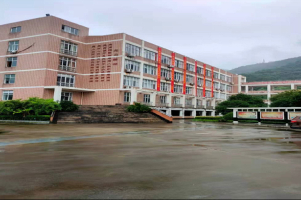Xiaoshan He Shang Junior High School